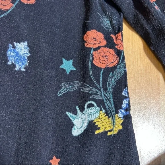 Modcloth Classic Captivation Wizard of Oz Print Button Down Blouse Medium - Picture 7 of 9
